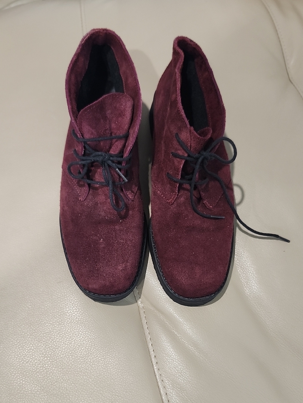Woman Burgundy Suede Lace-Up Shoes